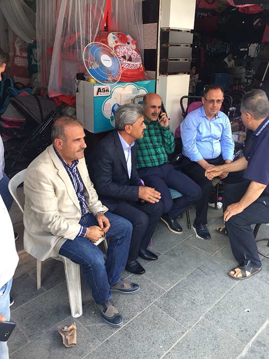 &Ouml;ZDEMİR, KAHVEHANELERİ GEZDİ