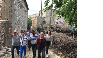 HDP, GERC&Uuml;Ş K&Ouml;YLERİNİ GEZDİ