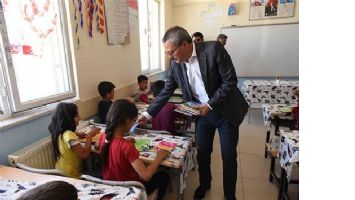 VALİ, RECEPLER VE OYMATAŞ K&Ouml;YLERİNİ GEZDİ