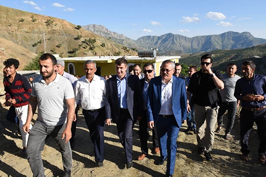 VALİ, SASONLU MUHTARLARLA BULUŞTU