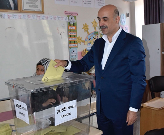 &Ouml;ZDEMİR, OYUNU KULLANDI