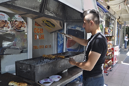 KARDEŞLER, LEZZETİ ADRESİNİZE TAŞIYOR