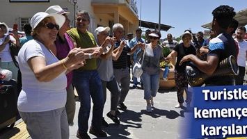 TURİSTLER, KEMEN&Ccedil;EYLE KARŞILANDI