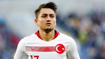 Cengiz &Uuml;nder kul&uuml;p televizyonuna konuştu