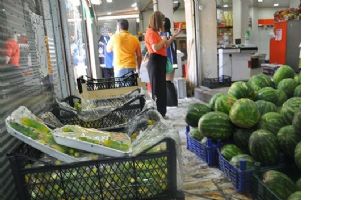 K&Ouml;T&Uuml; KOKU YAYAN MARKET, TEMİZLENDİ