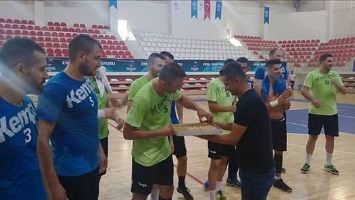 HENTBOL TAKIMINA TARAFTAR MORALİ