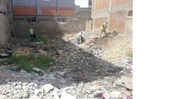İluh Mahallesi'de bin 500 kilo &ccedil;&ouml;p toplandı