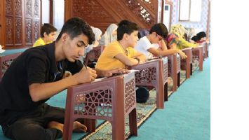 KUR'AN KURSİYERLERİ, BİLGİLERİNİ YARIŞTIRDI