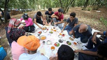 Mevsimlik iş&ccedil;ilerin buruk bayramı