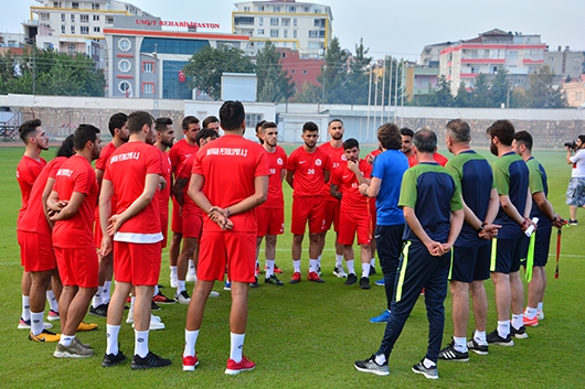 PETROLSPOR LİGE İYİ BAŞLAMAK İSTİYOR