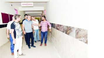 TADİLATTAKİ OKULLARI İNCELEDİ
