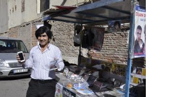 KENDİ ALB&Uuml;M&Uuml;NE SPONSOR OLDU&hellip;
