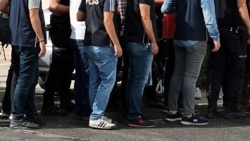 Ankara&#39;daki FETÖ soruşturmasında 14 muvazzaf astsubay gözaltına alındı