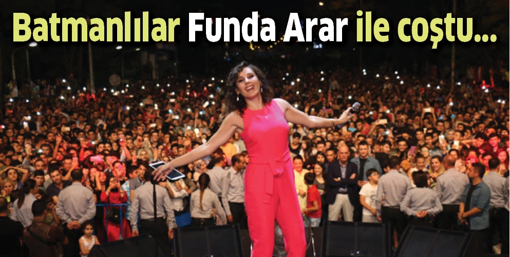 Funda Arar, s&ouml;yledi, Aksoy, vatandaşlarla birlikte izledi