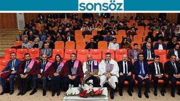 &Uuml;NİVERSİTE&rsquo;DE MEZUNİYET HEYECANI