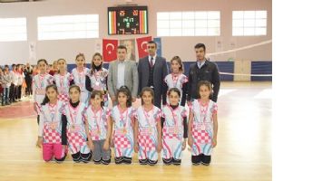 OKULLARA KUPA YAĞDI