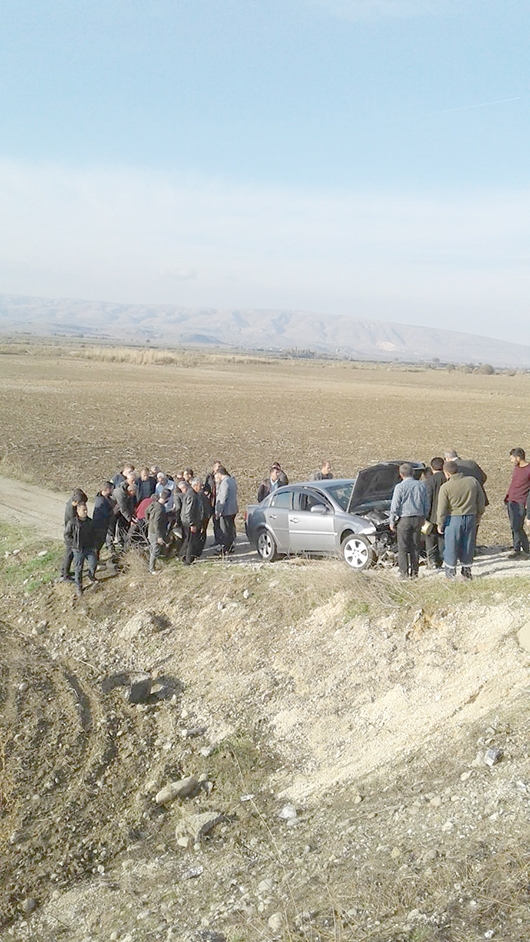 OTOMOBİL, ŞARAMPOLE DEVRİLDİ
