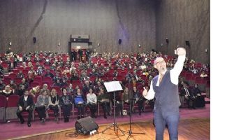 İBRAHİM SADRİ, ŞİİRLERİYLE MEST ETTİ