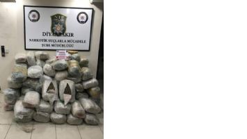 Diyarbakır'da 294 kilogram esrar ele ge&ccedil;irildi