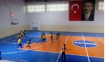 GEN&Ccedil; KIZLAR, POTADA YARIŞIYOR