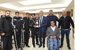 ŞAMPİYONADAN DERECEYLE D&Ouml;ND&Uuml;LER