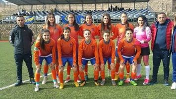 KADIN FUTBOLCULAR RAKİP TANIMIYOR