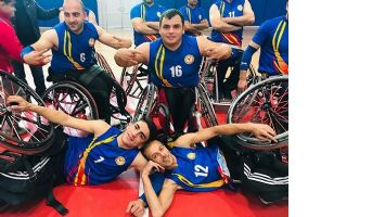 12 Y&Uuml;REKLİ ADAM, LİDERLİK KOLTUĞUNDA