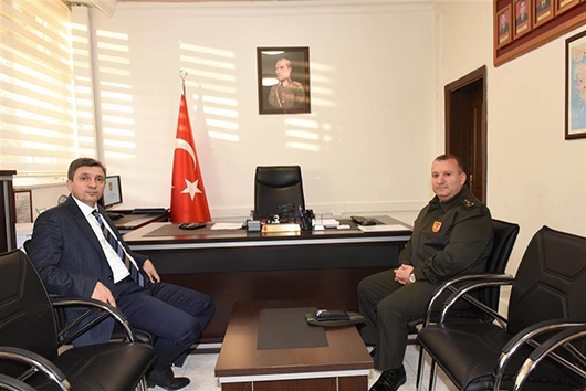 VALİ&rsquo;DEN ASKER ZİYARETİ