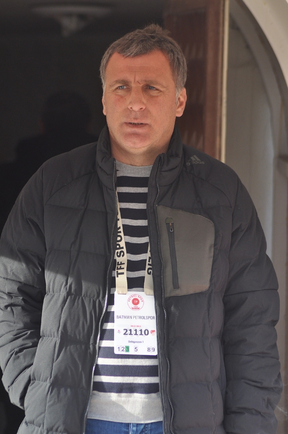 PETROLSPOR, KAYBETTİĞİ PUANLARA YANIYOR!...