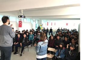 421 &Ouml;ĞRENCİYE &Ouml;NEMLİ SEMİNER