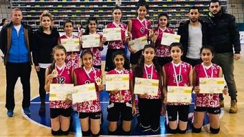 FİLEDE &Ccedil;EYREK FİNAL