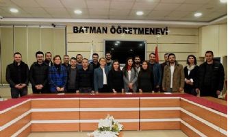 VALİ&rsquo;NİN EŞİ, OKUL M&Uuml;D&Uuml;RLERİYLE G&Ouml;R&Uuml;ŞT&Uuml;