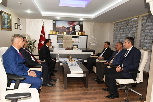 İŞ KUR&rsquo;A VALİ ZİYARETİ