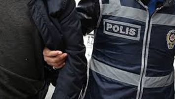 Ş&Uuml;PHE &Uuml;ZERİNE DURDURULDU 6 SU&Ccedil;TAN ARANDIĞI ORTAYA &Ccedil;IKTI