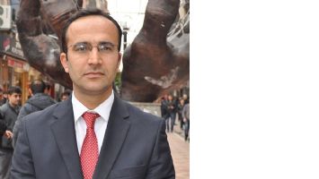 DİKKATLERİ İDARECİ ATAMALARINA &Ccedil;EKTİ