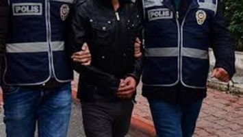 3 SU&Ccedil;TAN ARANIYORDU