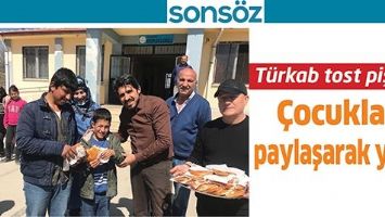 T&Uuml;RKAB TOST PİŞİRDİ, &Ccedil;OCUKLAR PAYLAŞARAK YEDİ