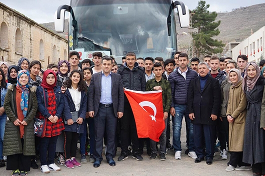 82 &Ouml;ĞRENCİ, &Ccedil;ANAKKALE&rsquo;Yİ GEZECEK