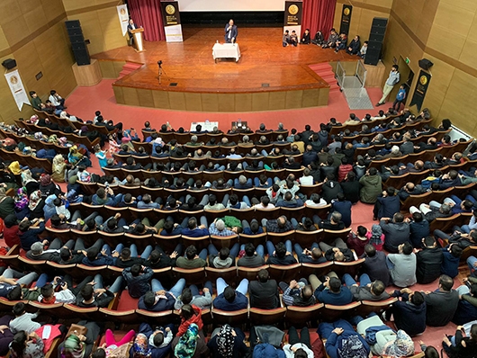 NAMAZI SEVDİREN KONFERANS