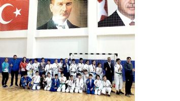 244 JUDOCU, BATMAN&rsquo;DA YARIŞTI