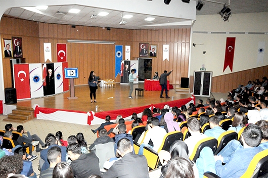 TİYATRO VE KONSER BİR ARADA