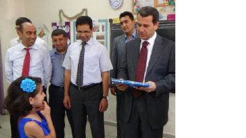 &Ouml;ĞRENCİLERE KARNE DAĞITILDI