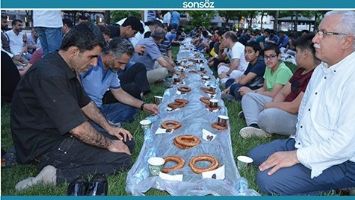HURMA VE SİMİTLE ORU&Ccedil; A&Ccedil;TILAR