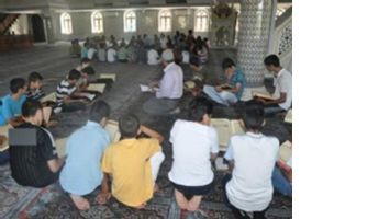 BİN 600 &Ouml;ĞRENCİ, KUR'AN KURSUNDA