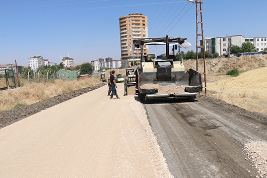&Uuml;&Ccedil; MAHALLEYİ BİRBİRİNE BAĞLAYACAK YOL