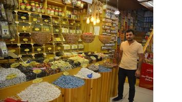 RAFLAR ŞEKERLENDİ