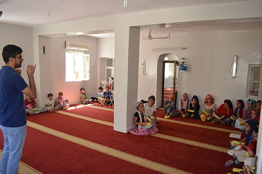 &Ouml;NCE EĞİTİM VERİLDİ, SONRA DİŞ SETİ DAĞITILDI