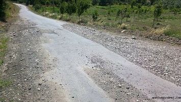 DEVEBOYNU K&Ouml;Y&Uuml; ASFALT BEKLİYOR