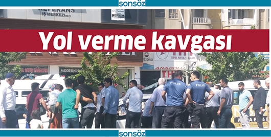 YOL VERME KAVGASI, 4 YARALI
