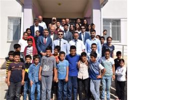 K&Ouml;Y OKULUNA K&Uuml;T&Uuml;PHANE